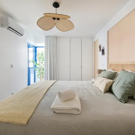 Apartment Amazing Flat, 100m From