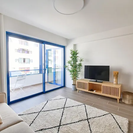 Apartment Amazing Flat, 100m From Quarteira