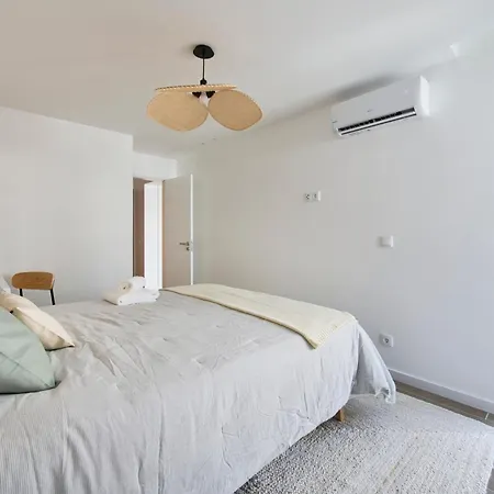 Apartment Amazing Flat, 100m From Quarteira
