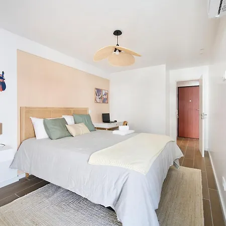 Apartment Amazing Flat, 100m From Quarteira